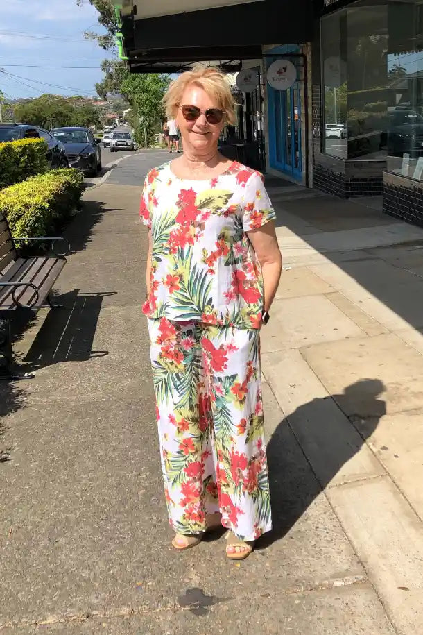 Blueberry Italia Flora Linen Top in White