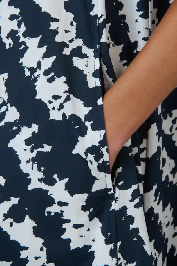Naturals Puzzled Poplin Dress in Navy and White