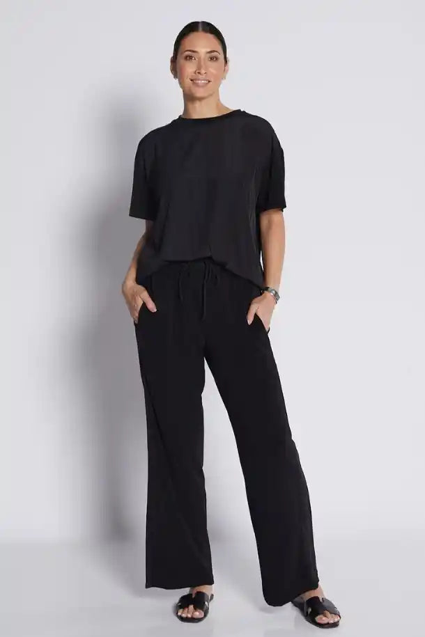 Philosophy Kitty Spliced Tee in Black