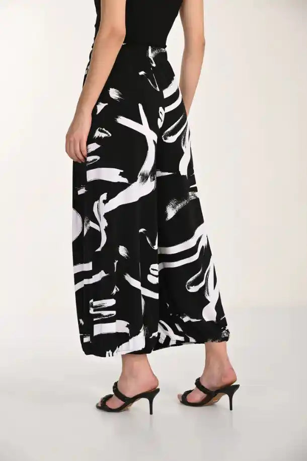 Frank Lyman Knit jersey Pant in Black and White