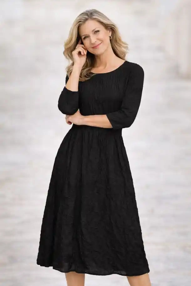 Alquema ¾ Sleeve Smash Pocket Dress in Black