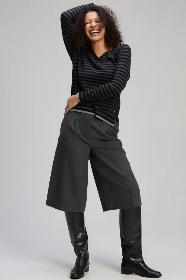 Zaket & Plover Stripe V Essential Jumper in Black & Grey Stripes