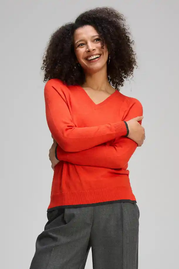 Zaket & Plover V Essential Sweater in Paprika