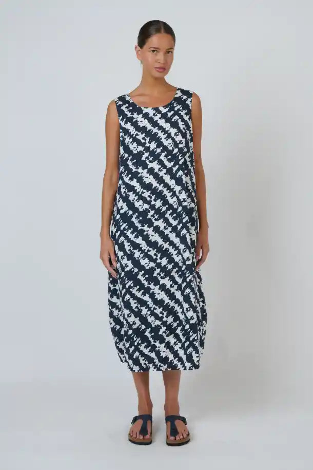 Naturals Puzzled Poplin Dress in Navy and White