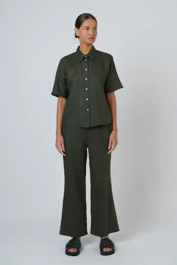 Naturals Topiary Linen Top in Olive Green